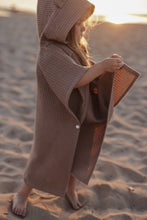 Load image into Gallery viewer, Children&#39;s poncho with hood - Taupe Brown
