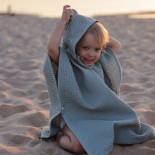 Charger l&#39;image dans la galerie, Poncho Enfant à Capuche - Vieux Vert
